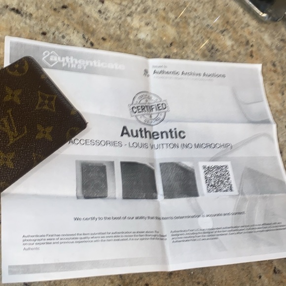 LOUIS VUITTON ID CARD HOLDER w/COA - Picture 11 of 11